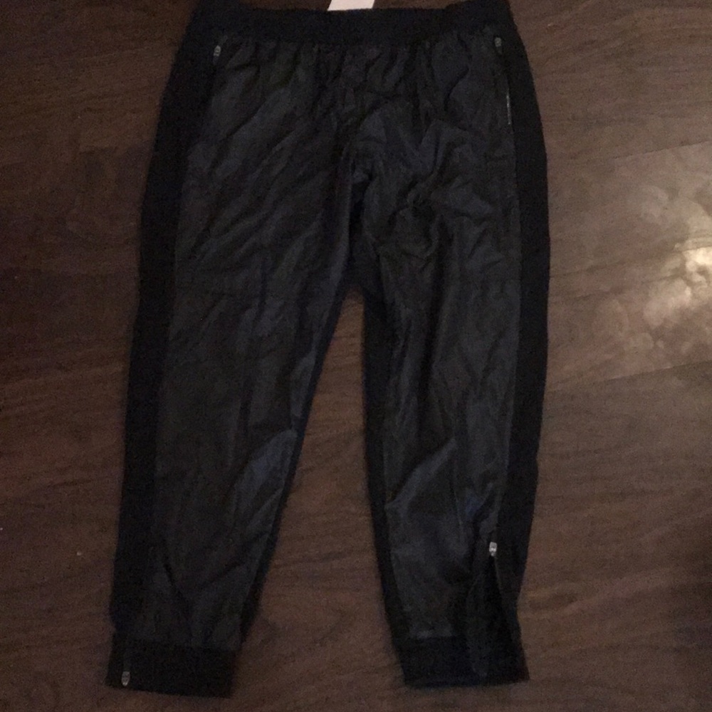 NWT!  Fabletics Anguilla Jogger Pant!